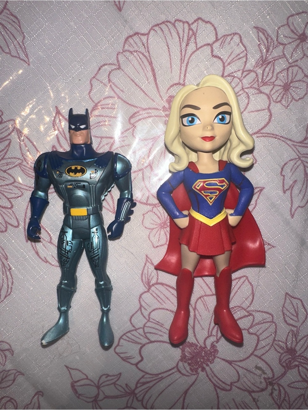 Funko Supergirl Vinyl Figure + Batman 1994 DC Comis